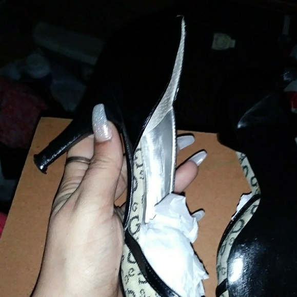NWOT open side Guess kitten heels! - Picture 2 of 5